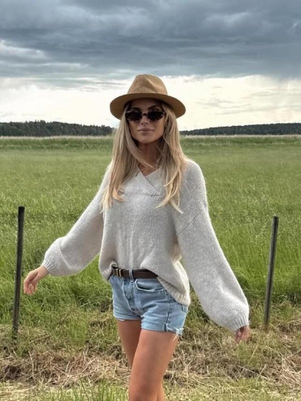 常胜策略 挪威 ins 红人 tovaelneskog 的穿搭秘籍，轻松 get 北欧女孩的氛围感